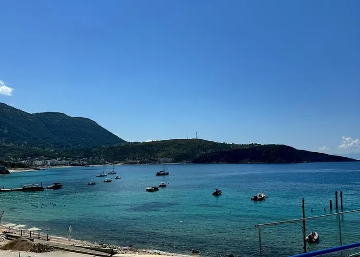 Beachfront Daire Himarë