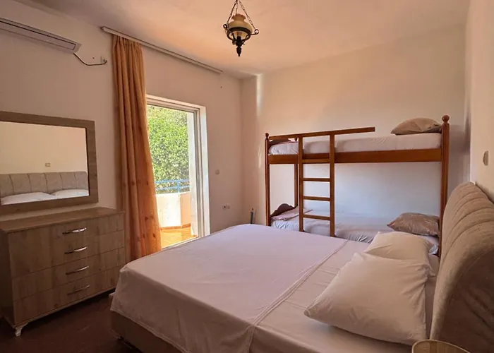 Beachfront Daire Himarë