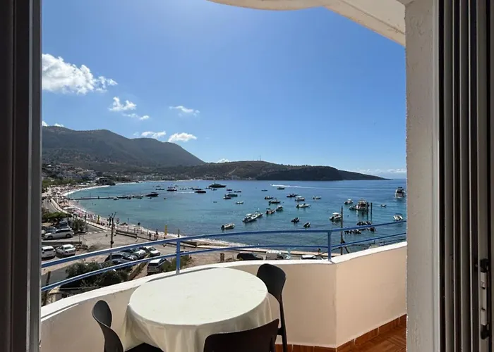 Beachfront Appartamento *