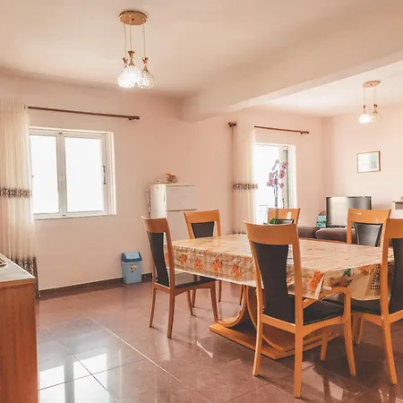 Beachfront Apartmán *
