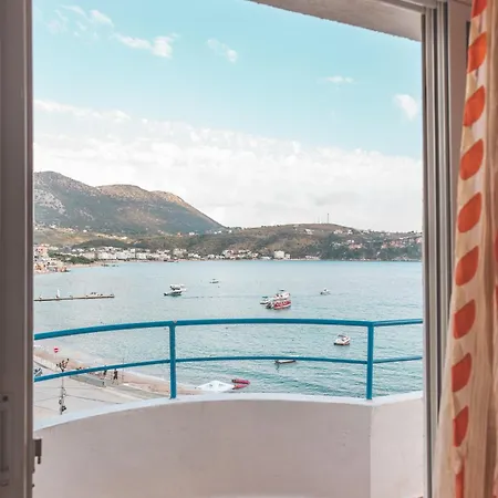 Beachfront Apartment *