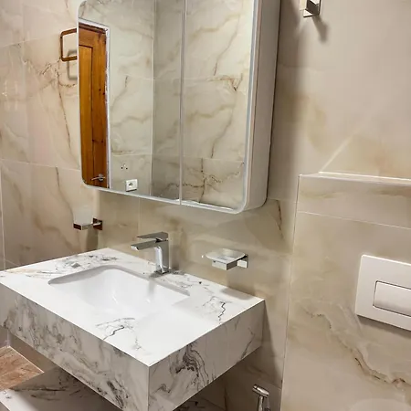 Beachfront Appartement Himare