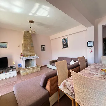 Beachfront Apartmán Himarë